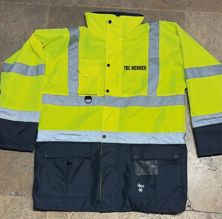 Logo baskılı reflektörlü 5+1 parka – TBC Mermer (ön (yazı baskı))