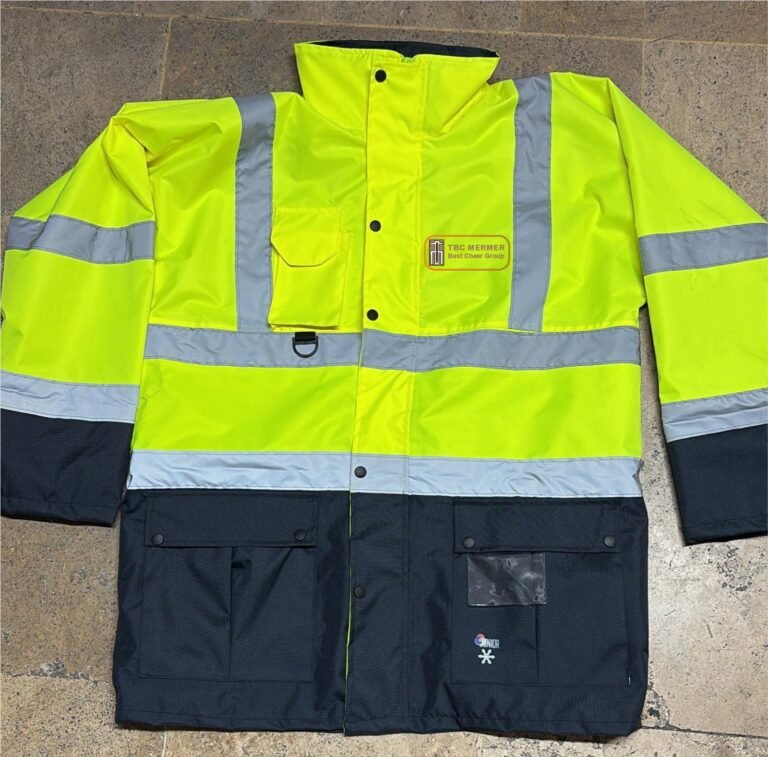 Logo baskılı reflektörlü 5+1 parka – TBC Mermer (ön)